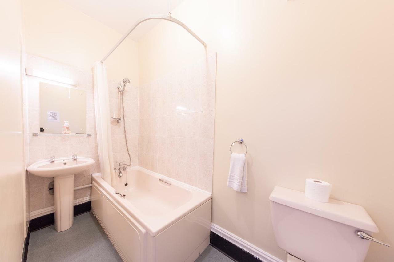 The Clee Hotel - Cleethorpes, Grimsby, Lincolnshire ภายนอก รูปภาพ
