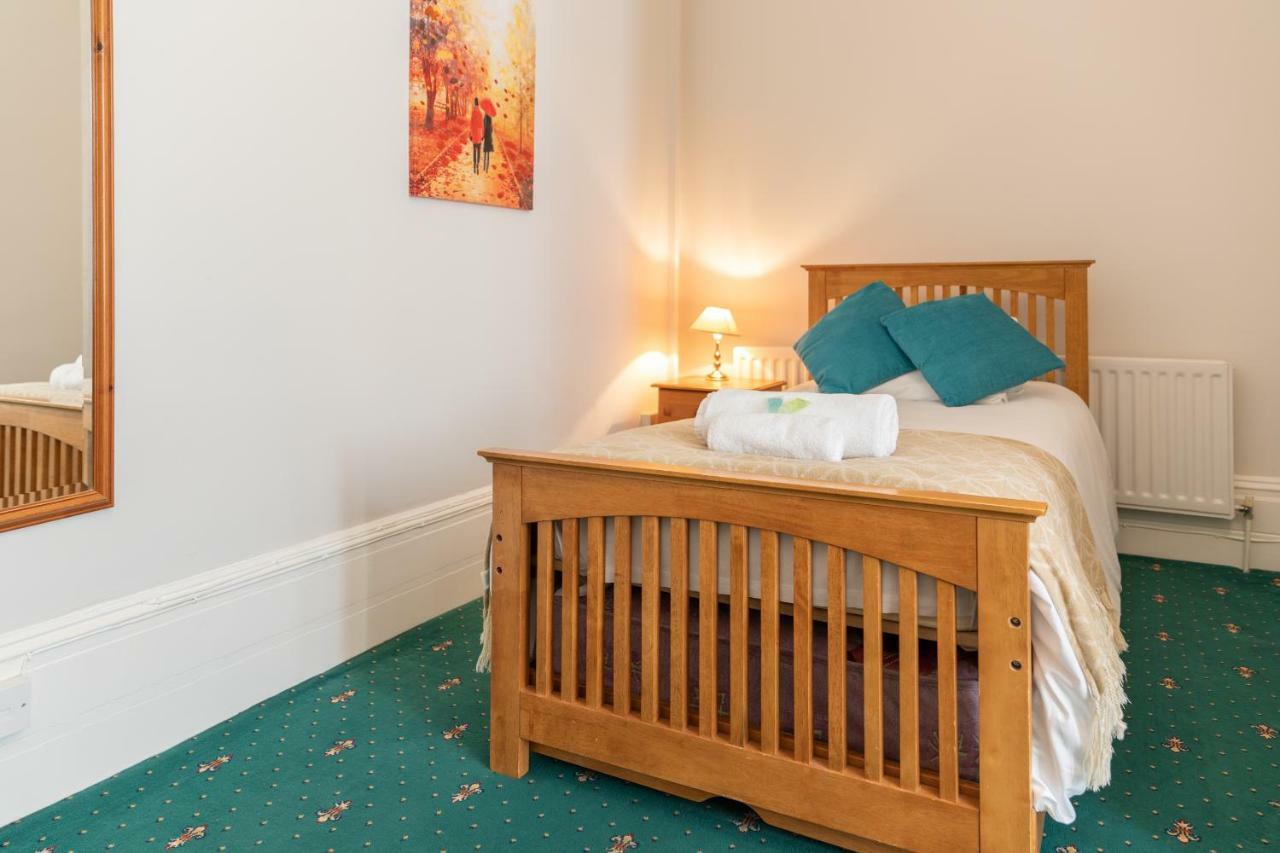 The Clee Hotel - Cleethorpes, Grimsby, Lincolnshire ภายนอก รูปภาพ